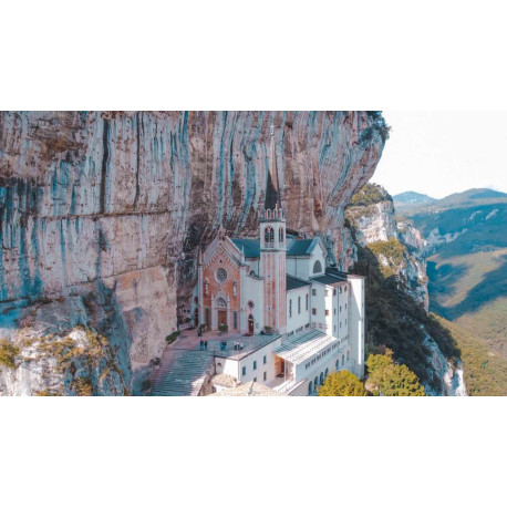 Il Santuario della Madonna della Corona e Bardolino Domenica 6 Luglio 2025